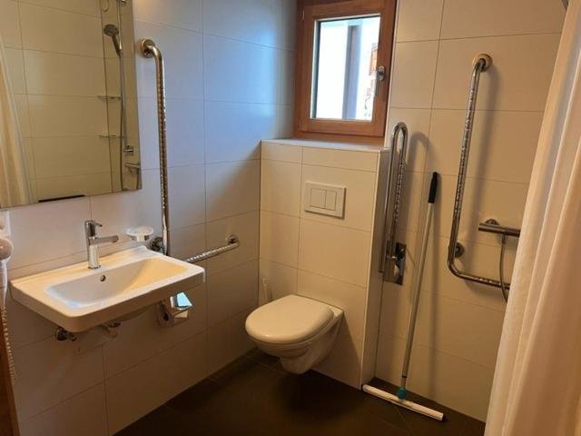 Nova Casa Spinatscha Sedrun Hostel Szoba fotó